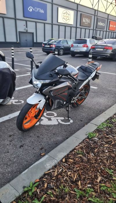 vand motocicleta Honda CBR125