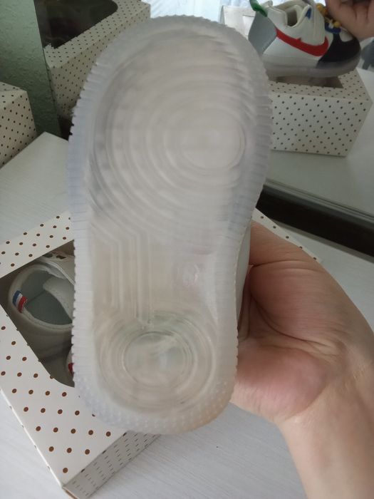 Òĝil bolalar uchun oyoq kiyim sotiladi