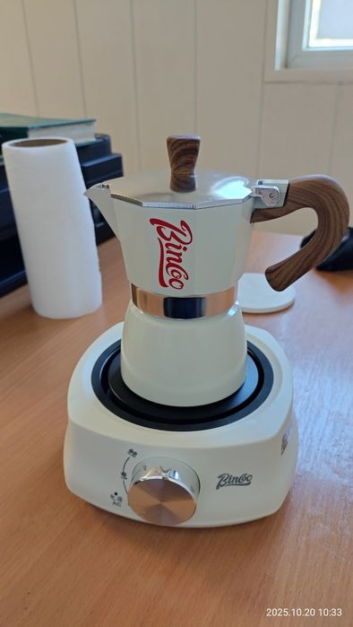 Кофеварка Bincoo белый