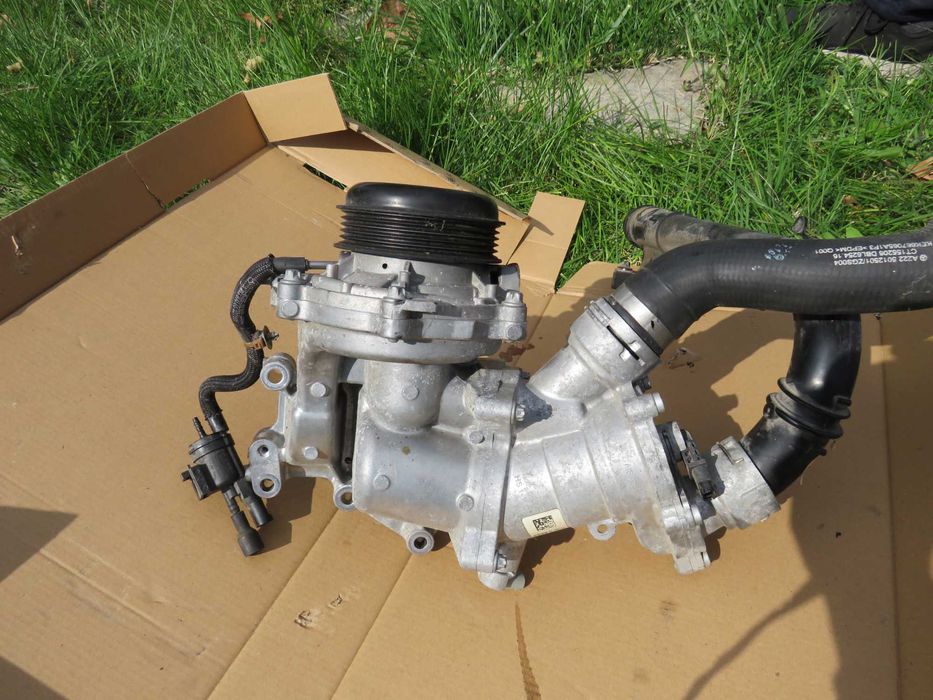 Водна помпа W222 W223 S400 S350 CDI 656