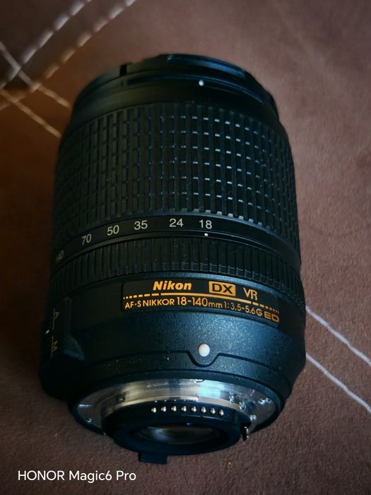 Nikon AF-S DX NIKKOR 18-140mm f/3.5-5.6G ED VR