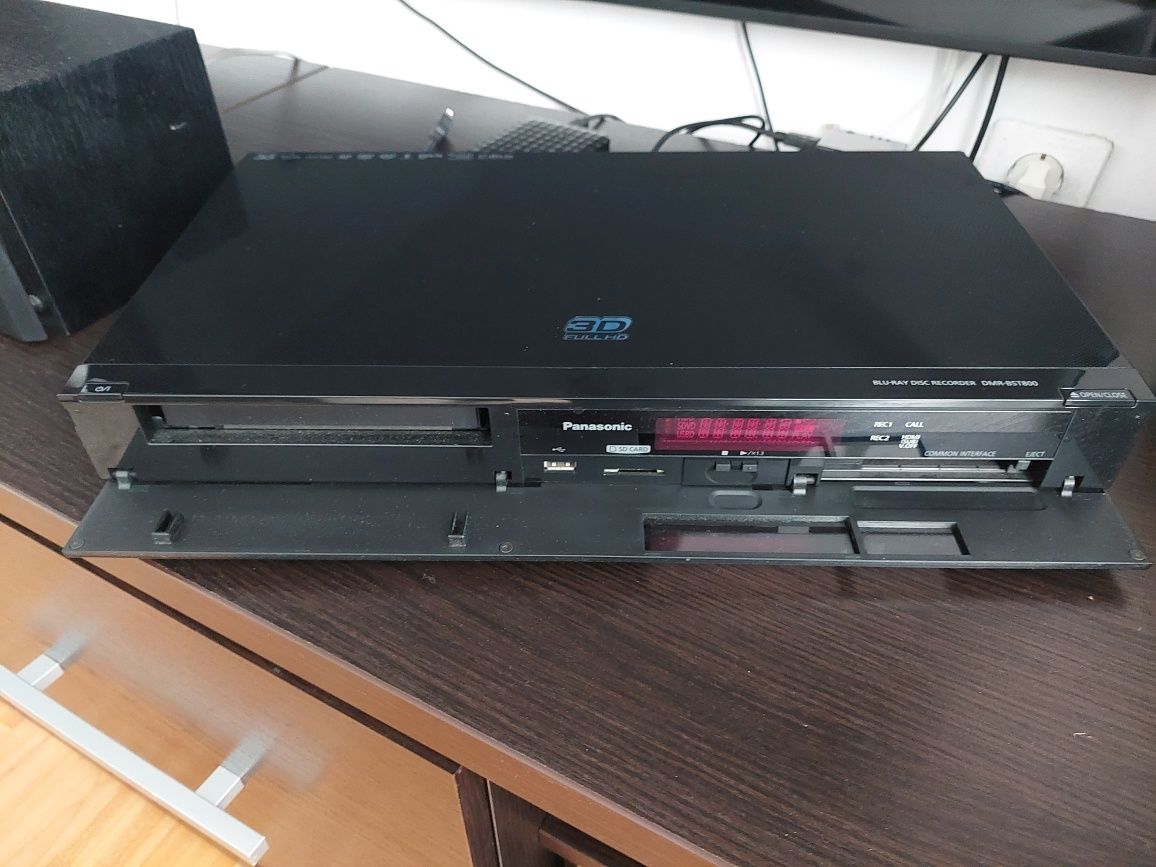 Bluray Panasonic DMR BST 800 EG  Recorder,1Tb Hdd