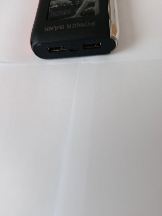 Vând 2 baterii externe