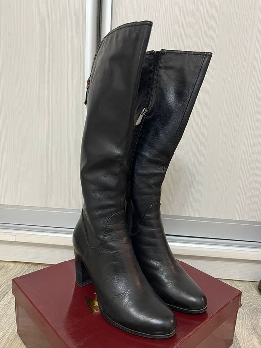 Цены  от   10000  и   выше  .  Товар  качественный  .