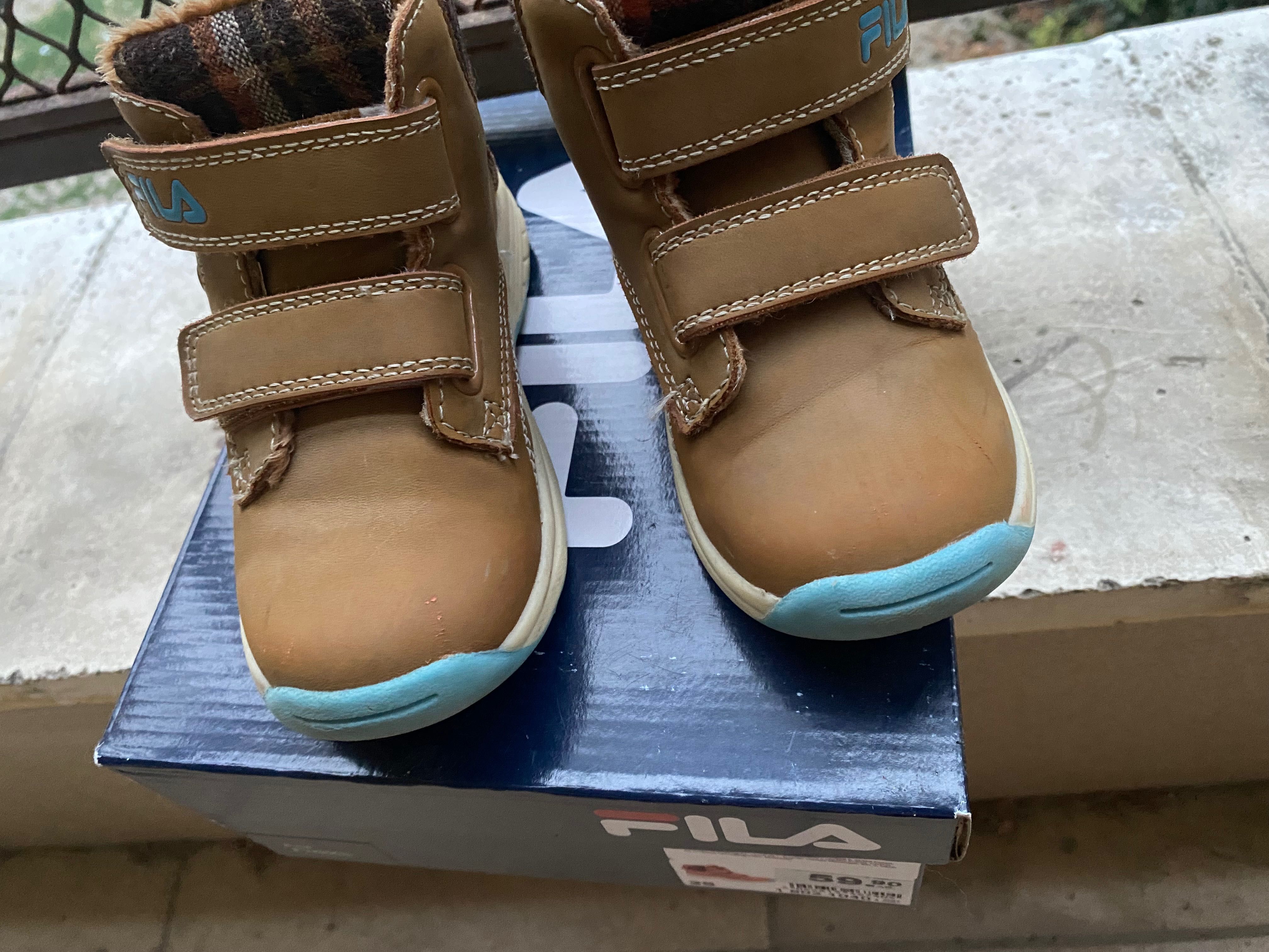 Fila детски боти