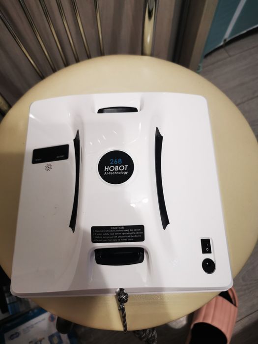 Robot pentru curatat ferestrele Hobot 268