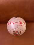 Vand minge de  fotball cu sevilia semnata de jucatori