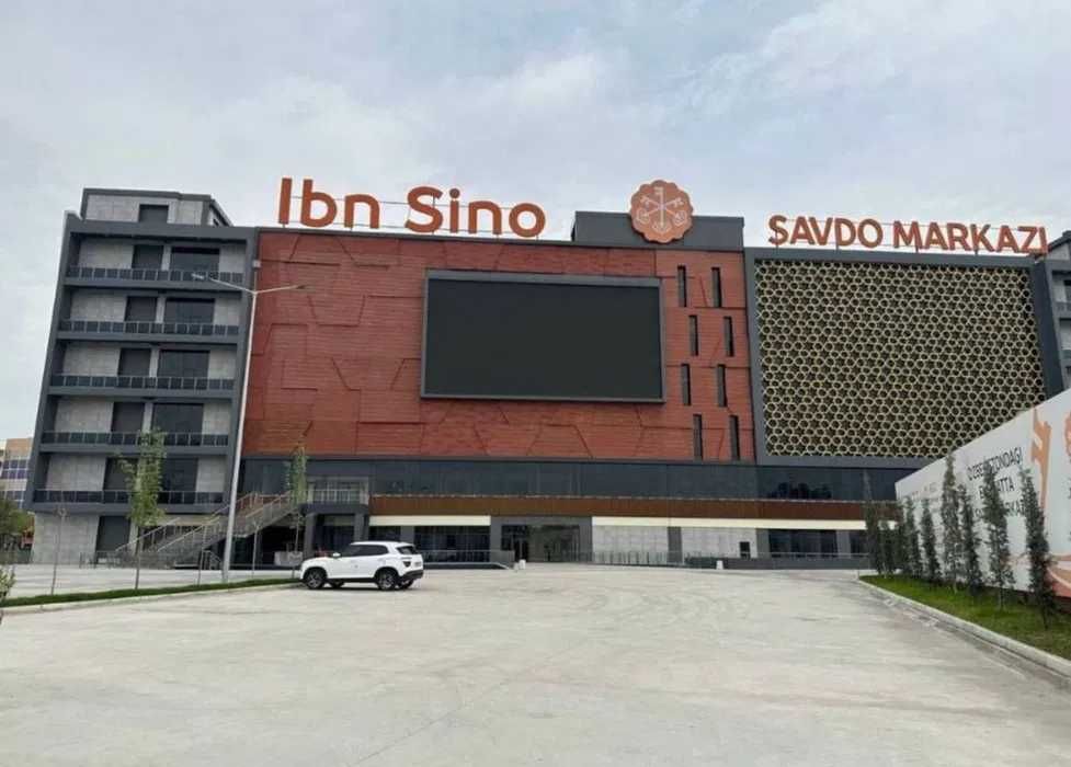 StroyMart Ibn Sino savdo  majmuasidan do'kon sotiladi