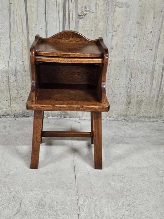 Масивно помощно шкафче с вадещ се плот