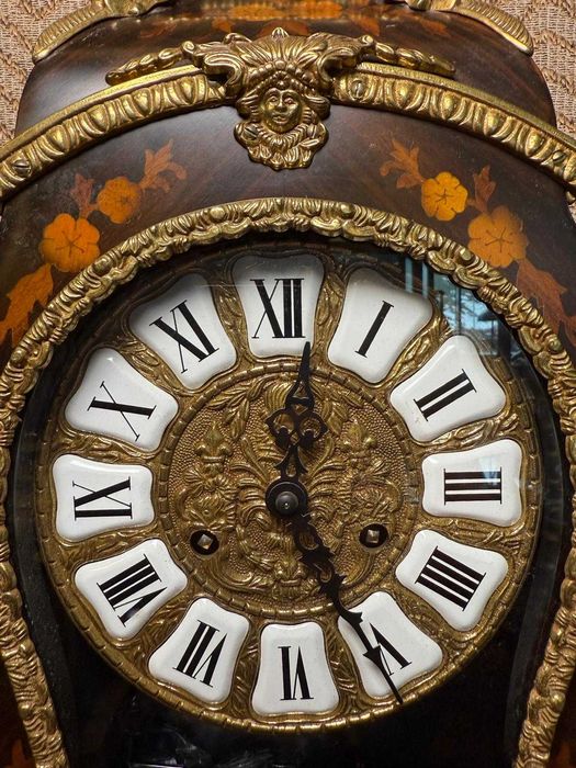 Ceas in stil Louis XV, secolul XIX-lea, ornamente din bronz, H 57 cm