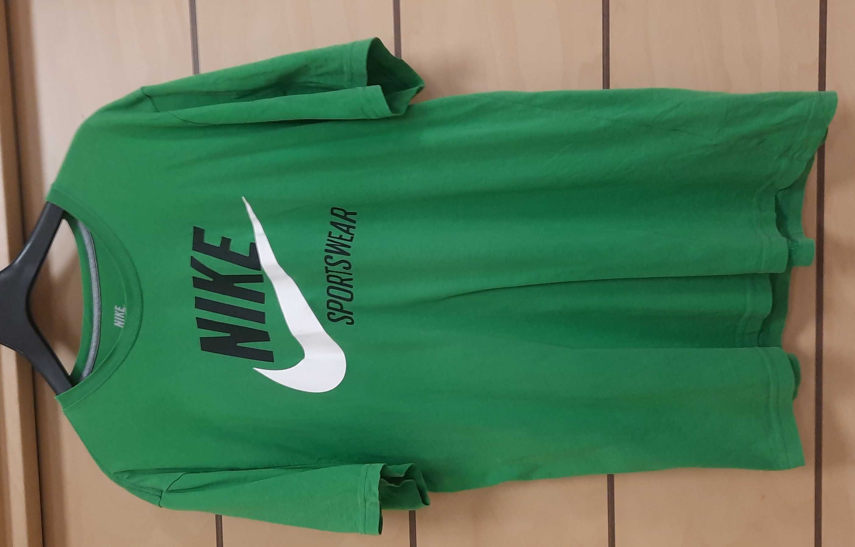 Nike Standard Fit Coupe-Много Запазена