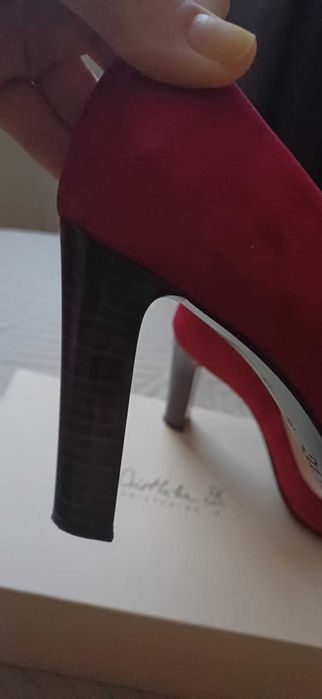 Червени обувки от естествен велур и кожа Christian Berg