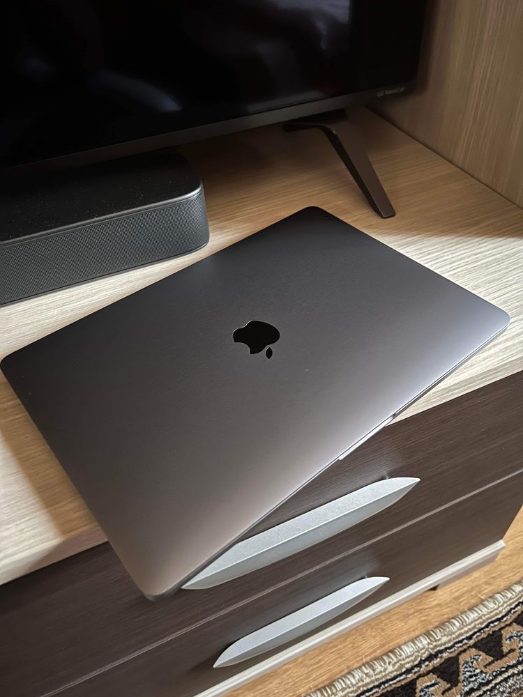 MacBook Pro 13” 2019