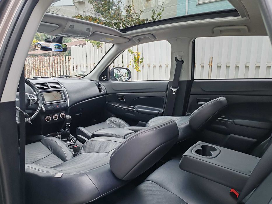 Mitshubishi ASX 1.8DiEuro5NaviPieleXenonPanoramicCmrMasalierInczScaune