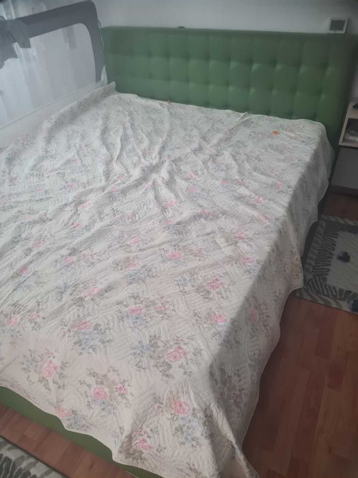 Pat tapitat cu somiera rabatabila