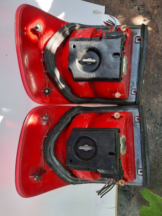 Set lampi, stopuri  spate audi 80