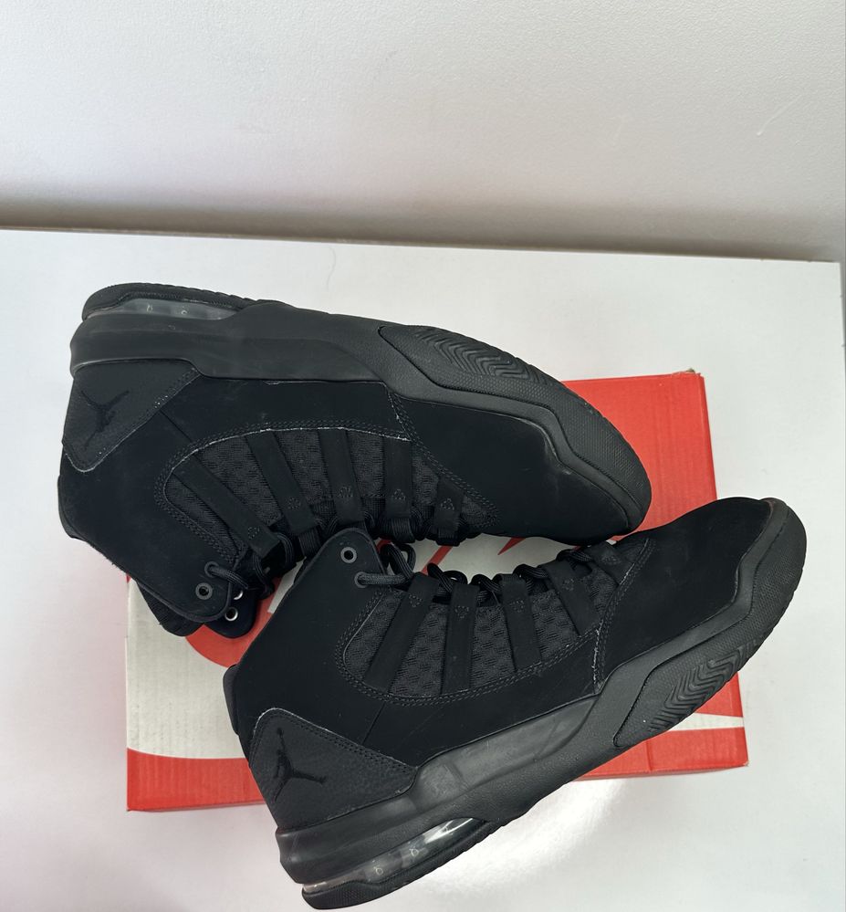 Jordan Max Aura  (43) Маратонки