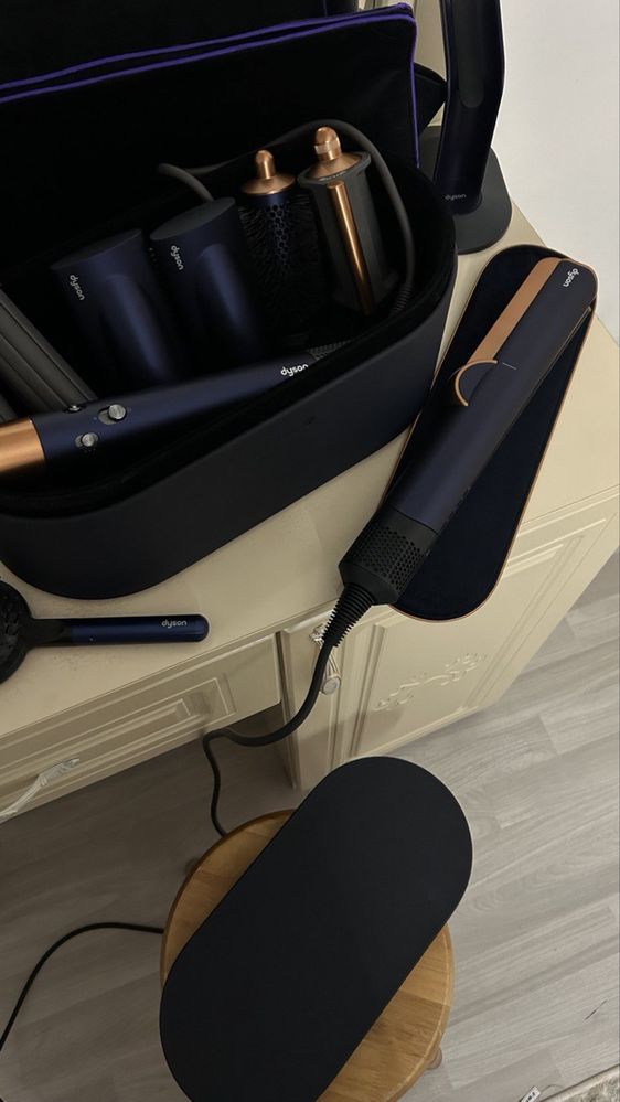 Продам Dyson. Период использования с августа 24-года, оригинал