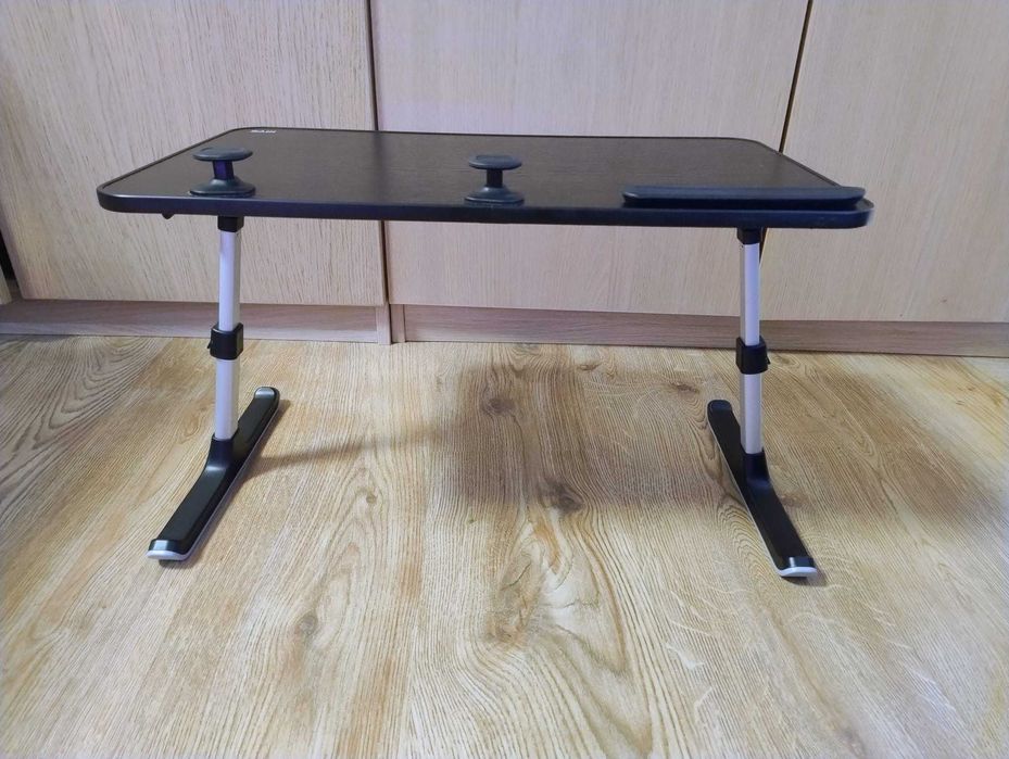 Masă reglabilă pentru laptop