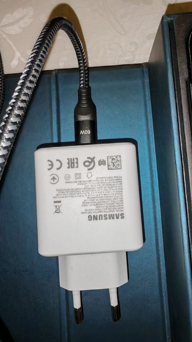 Продам Samsung S9 plus. Полностью в рабочем состоянии. Отличные фото.