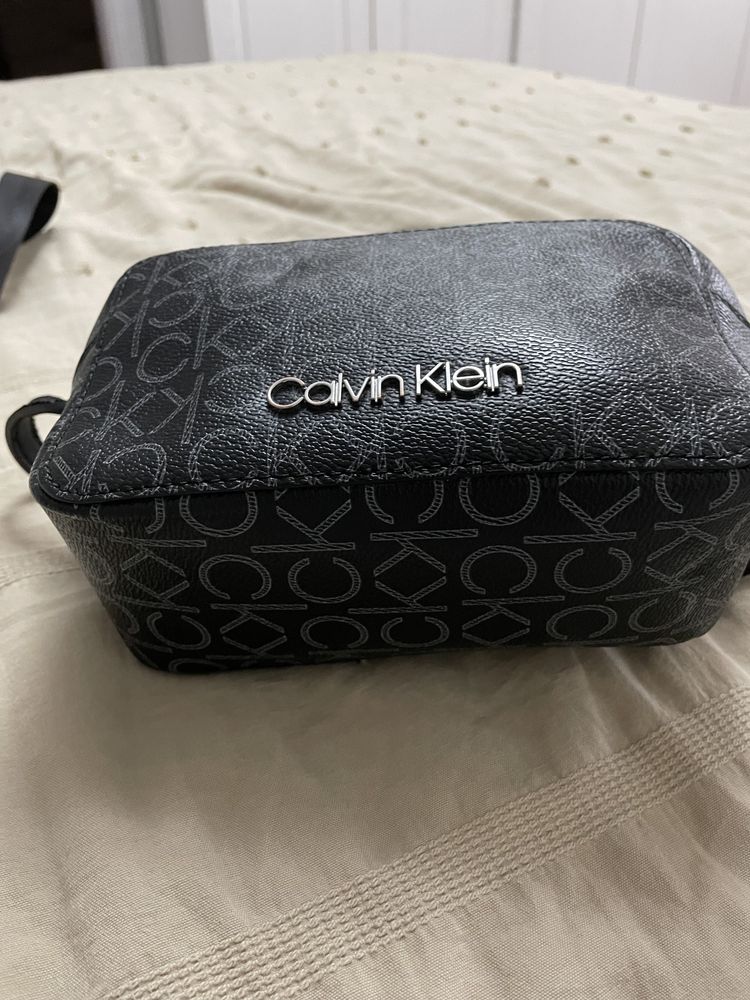 Дамска чанта/Calvin Klein