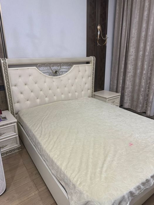 Кровать с матрасом