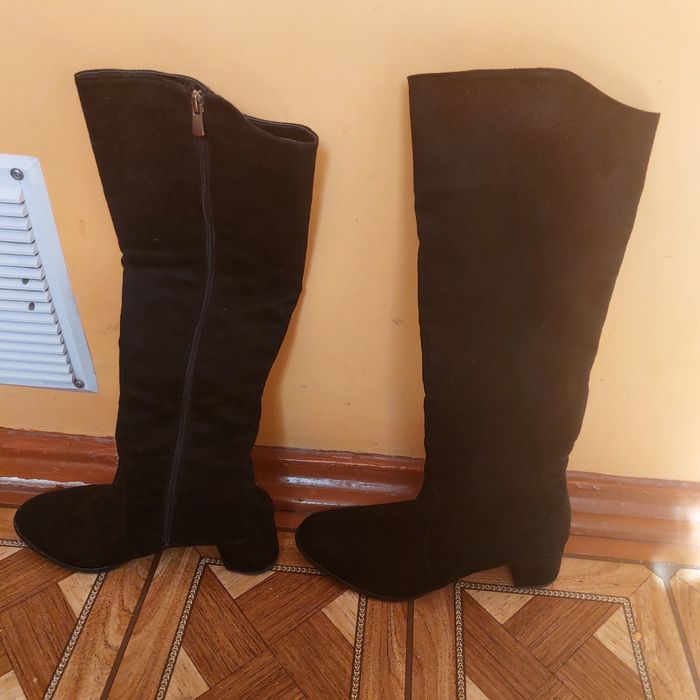 Продаются сапоги женские