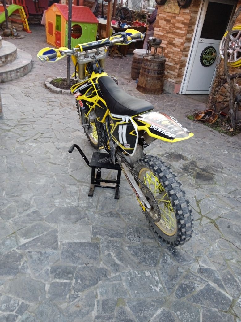 Suzuki RM  125.  Kros