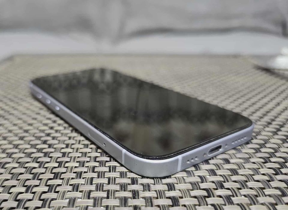 Продавам Iphon 15 256GB