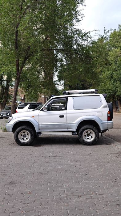 Toyota Land Cruiser Prado 90