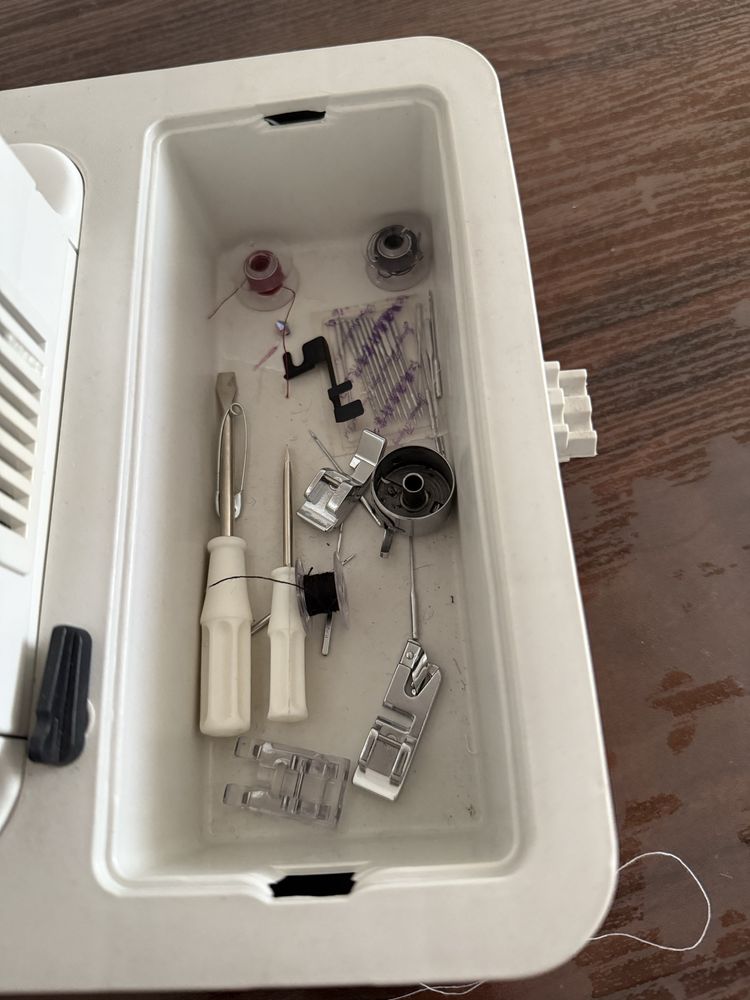 Швейная машинка Janome 389J