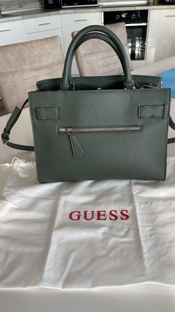 Оригинална чанта Guess
