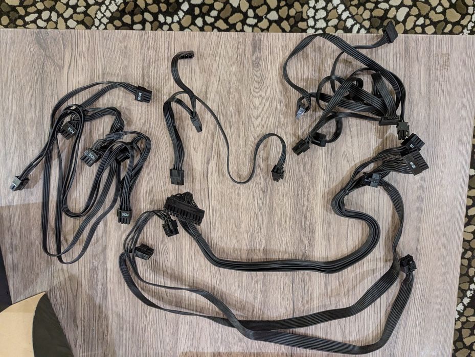 Sursa modulara Redragon 750w 80+ Gold