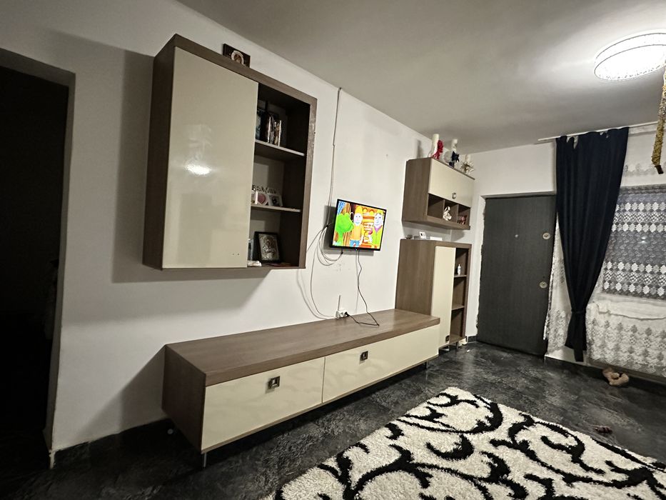 Mobilier living modern – în stare foarte bună