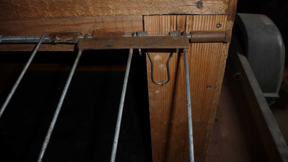 Vând cușcă transport câini pentru Dacia Duster