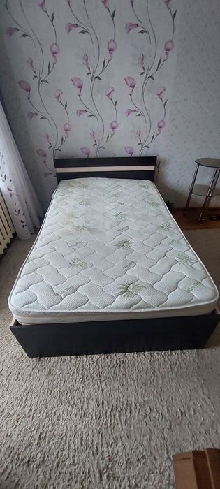 Продам кровать с матрасом 1,2×1,9 м