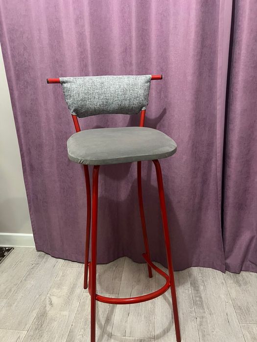 Продам высокий стул