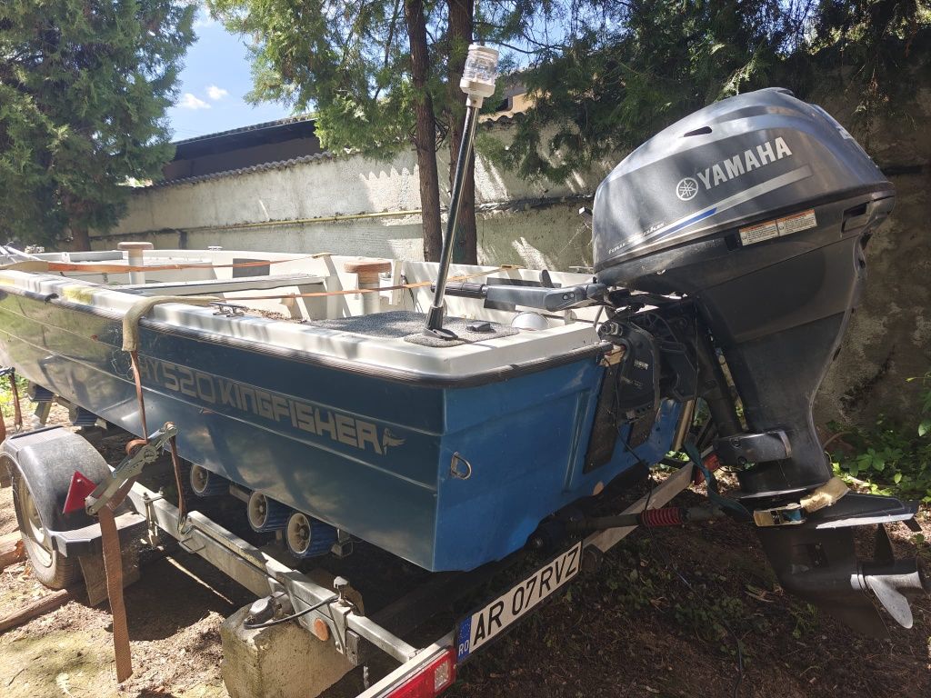 barca catamaran Hirosyacht Kingfisher 520, motor Yamaha 25CP, peridoc