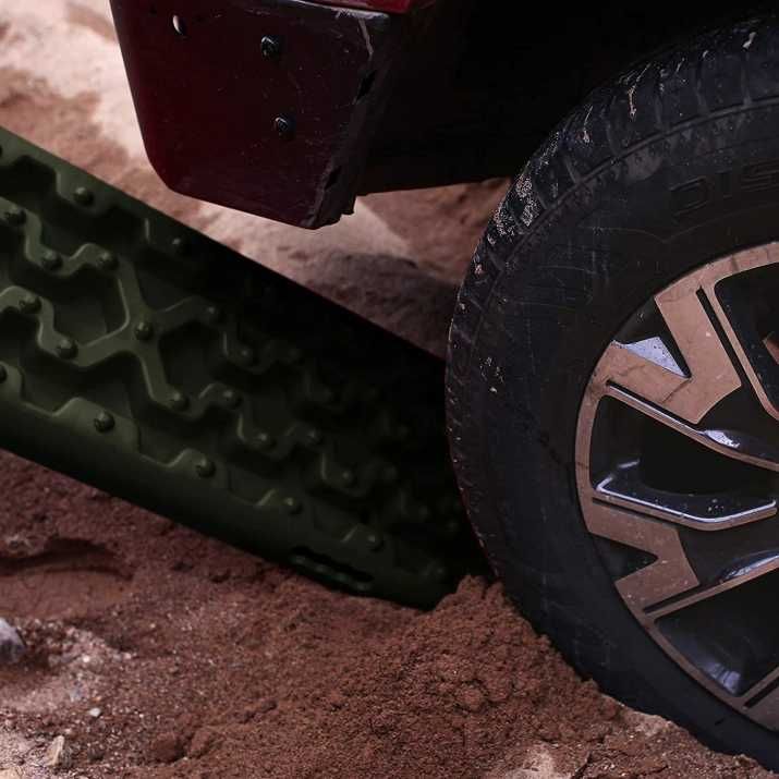 Подложки OFF Road Пътеки за кал сняг 70x30см. против боксуване за гуми