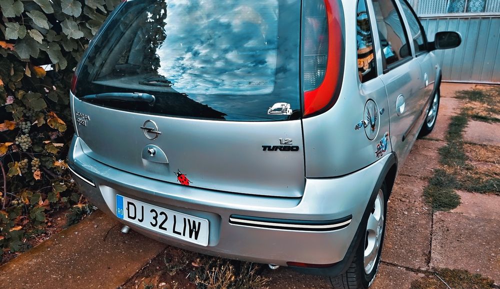 Opel corsa C 1.2 benzină