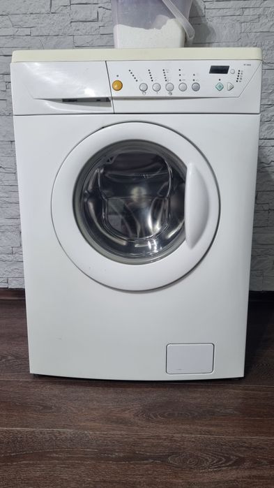Продаю стиральную машинку Indesit , б/у, цена 40000тг, торг уместен