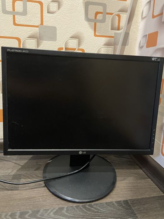 Монитор LG в нормальном состояние