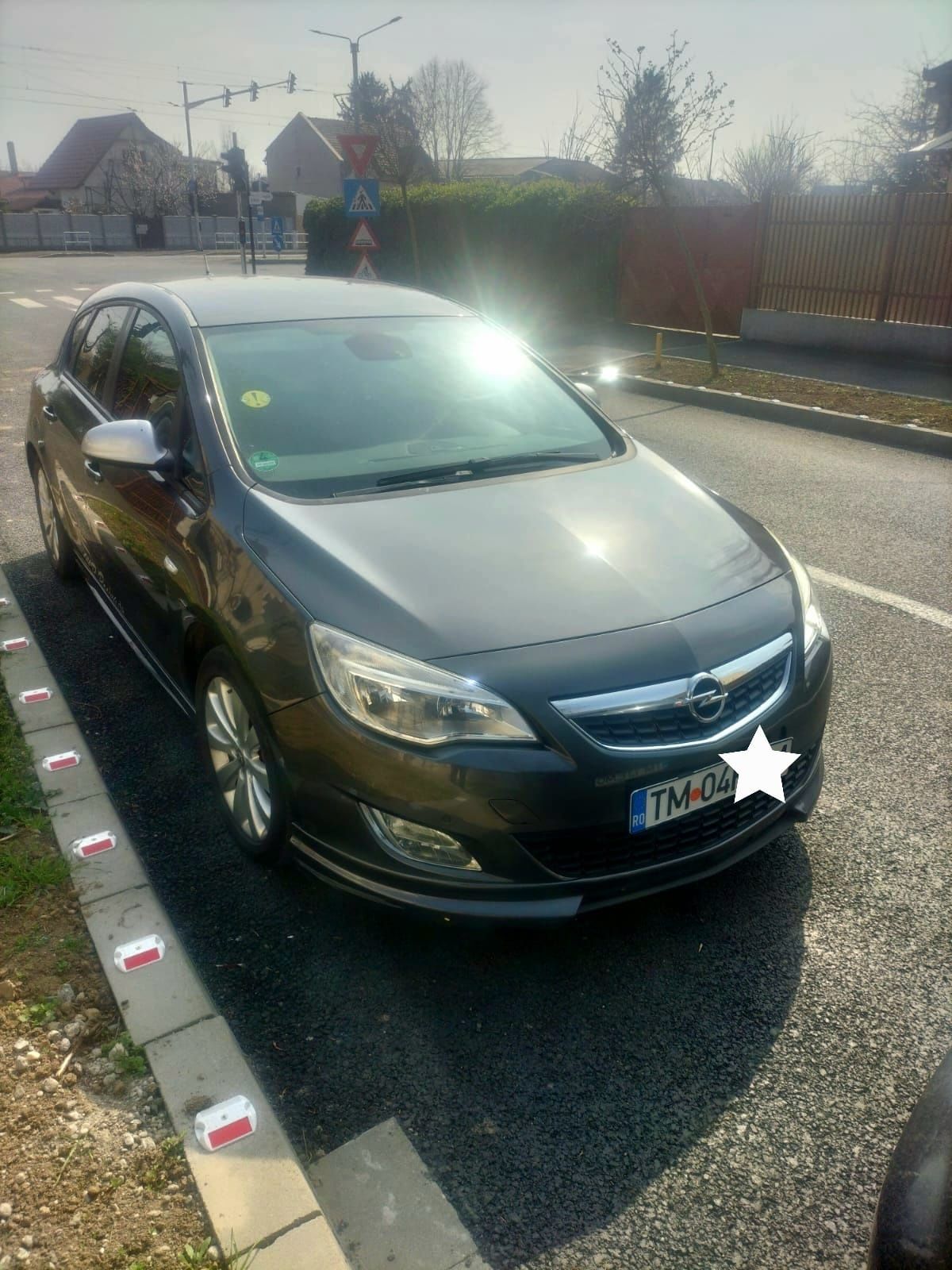 Opel Astra J 2011