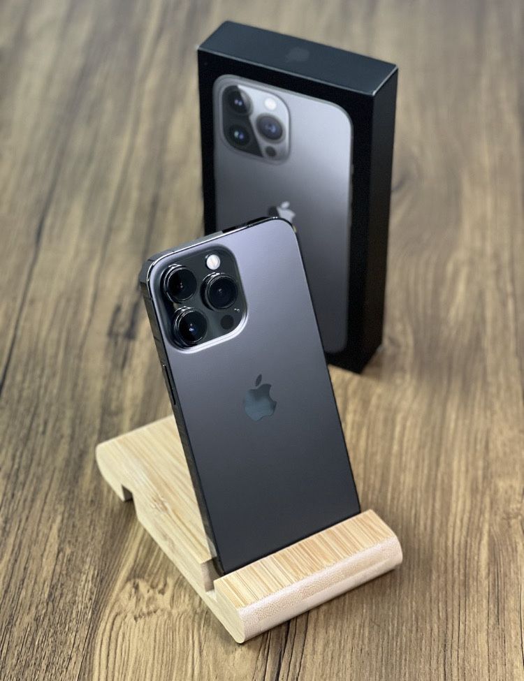 iPhone 13 PRO  • 96 % Bateria • Cadou : Folie ,husa