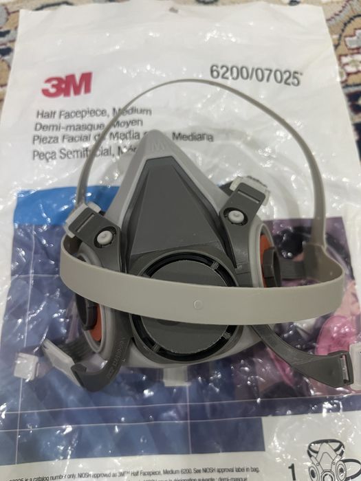 Респиратор.     .