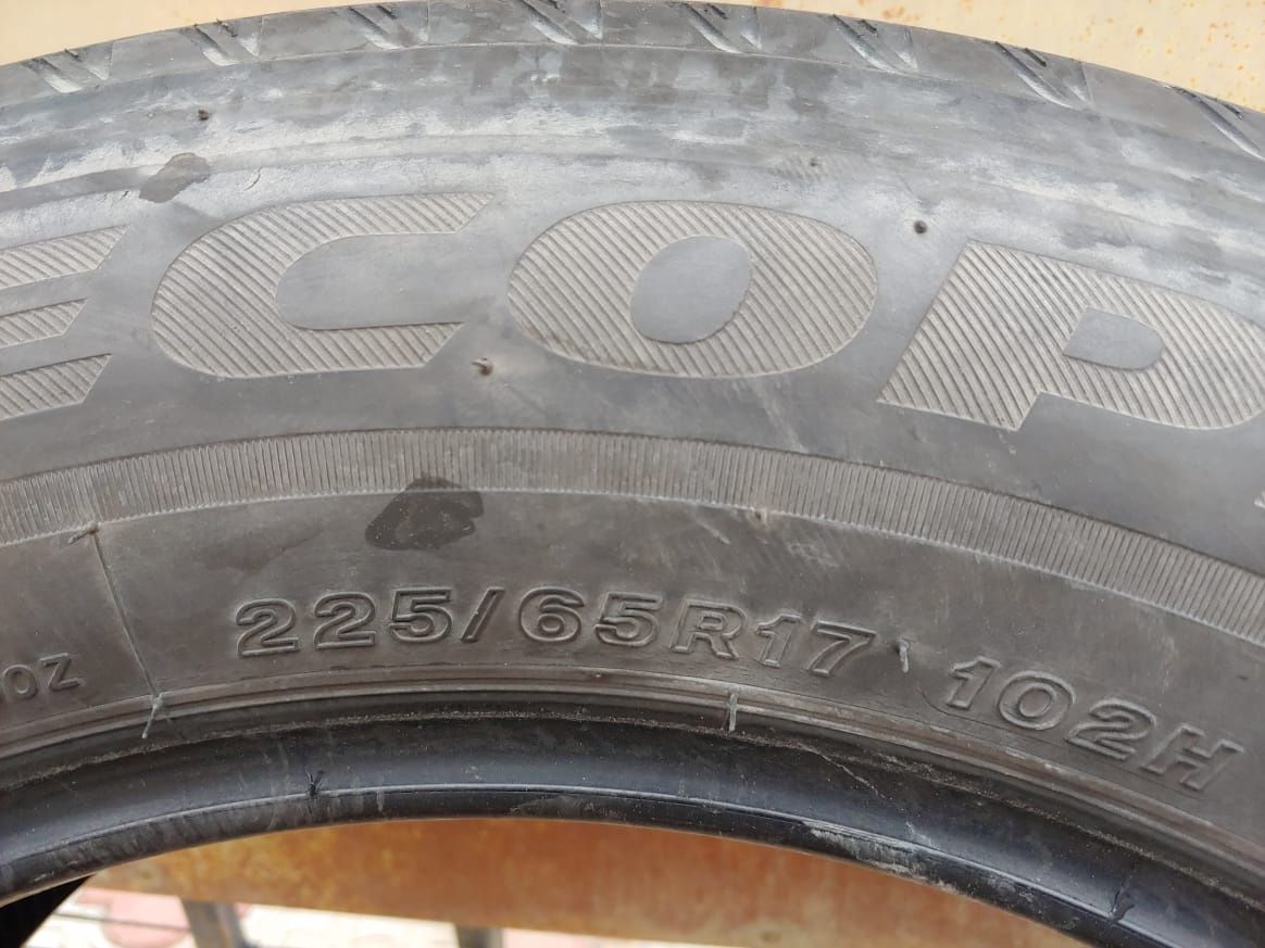 Шины 2 штуки BRIDGESTONE 225/65/R17