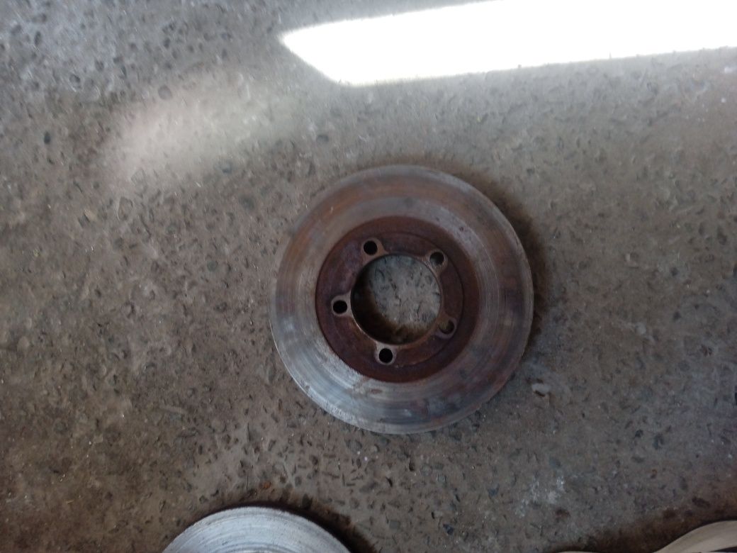 Kia bongo aporni disk sotiladi