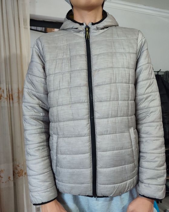 Продам куртку подростковый.