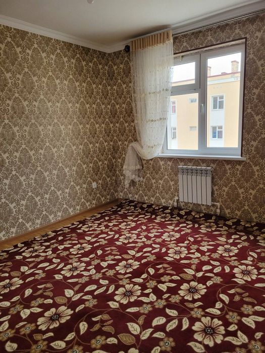 Mindonobod MFY 3 xonali kvartira sotiladi mashina bozor oldida