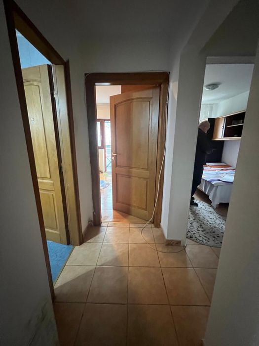 Vand Apartament 4 camere  spațios -Zona Finanțe,etaj 1/3